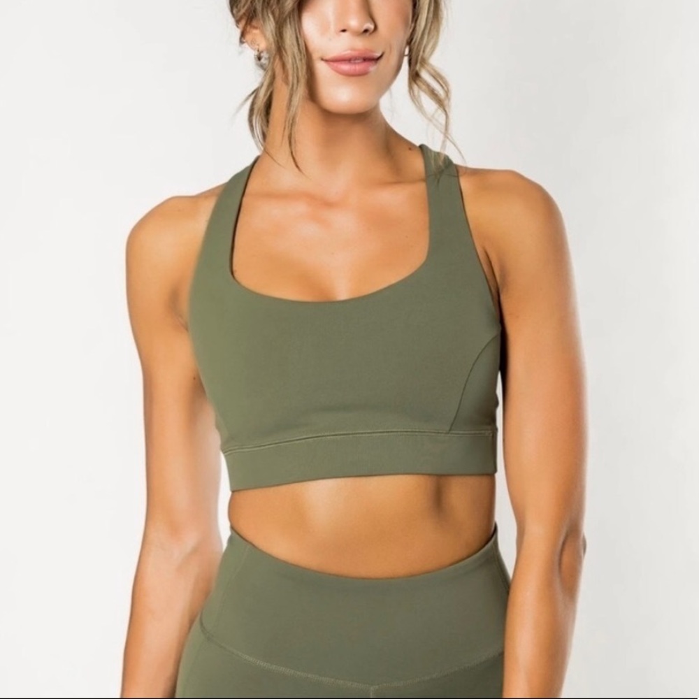 NWOT IVL Collective Stay in Place Bra Size 8